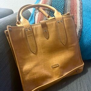 Frye “Amy Shopper” Tote, Camel, NWT
Size: OS | Frye $300